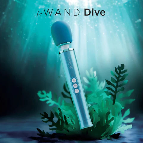 Le Wand Dive waterproof wand massager in sleek dark finish