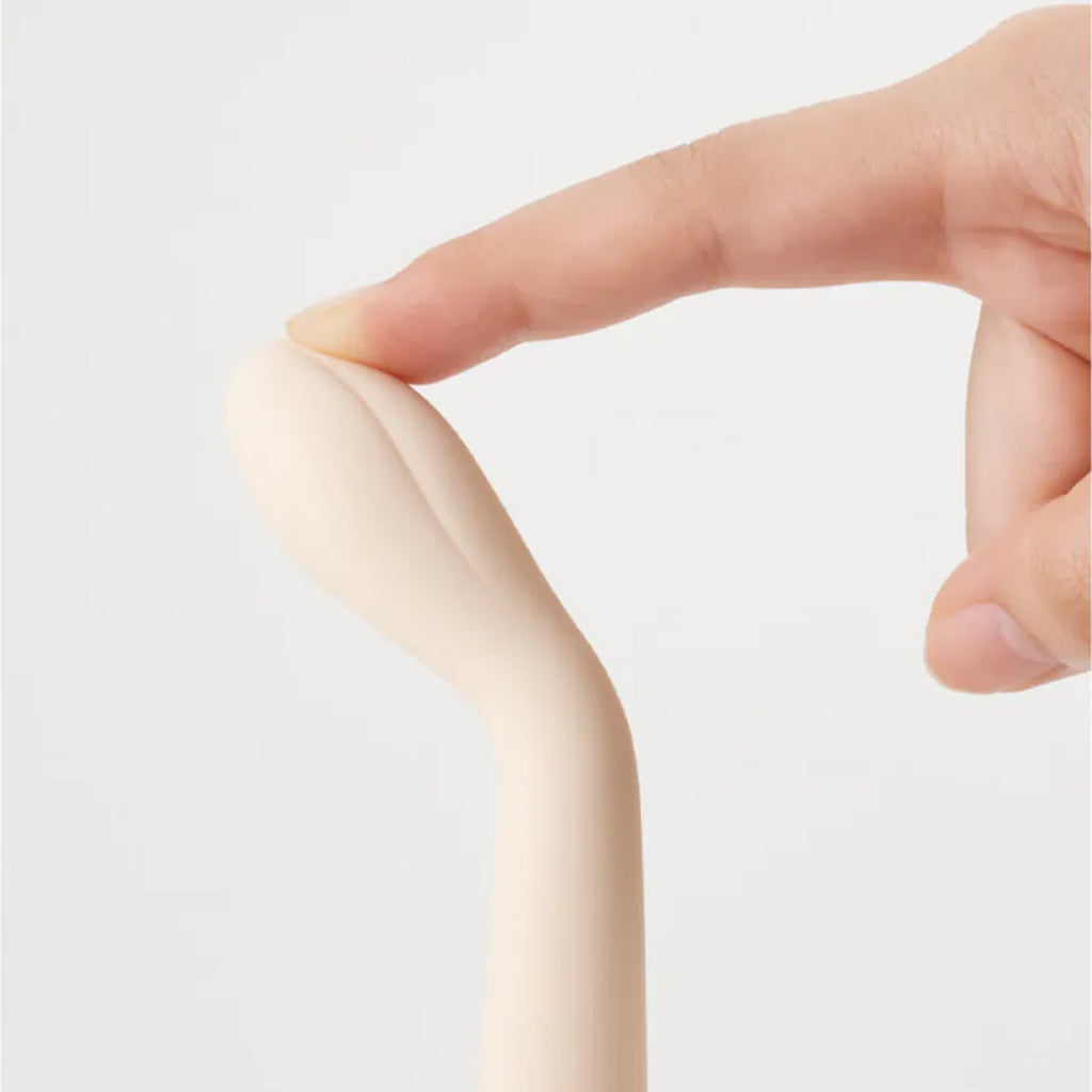 Battery-operated slim vibrator in Japanese soft-touch silicone design