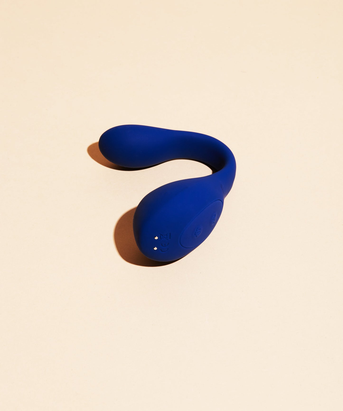 Puissante Coco Dual Stimulator with flexible curved design