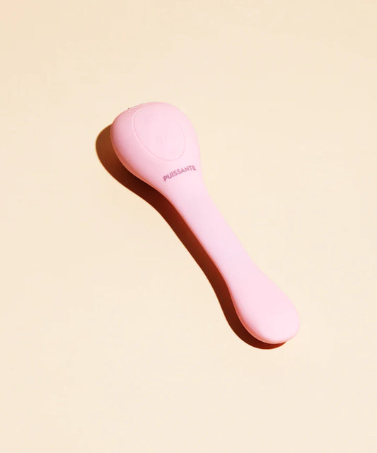Puissante Coco Dual Stimulator showing flexible design and dual heads