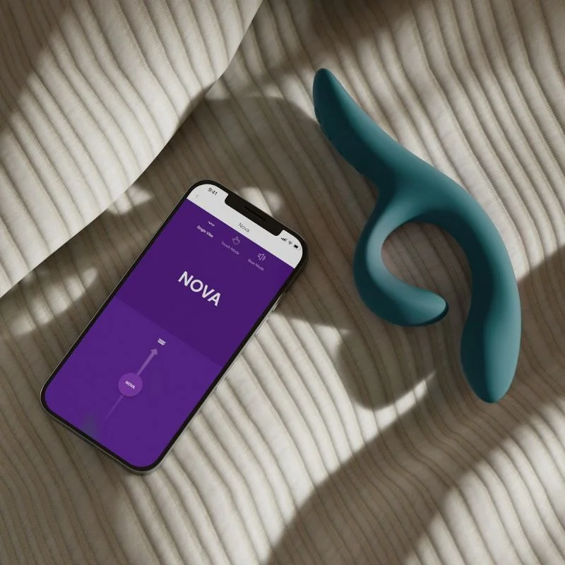 We-Vibe Date Night Special Edition Kit – Nova 2 and Pivot with accessories