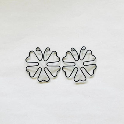 Pair of clover-shaped non-piercing metal nipple rings