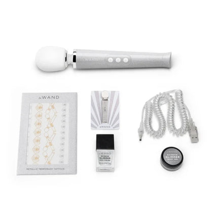 Le Wand All That Glimmers set with glittery case and accessories
