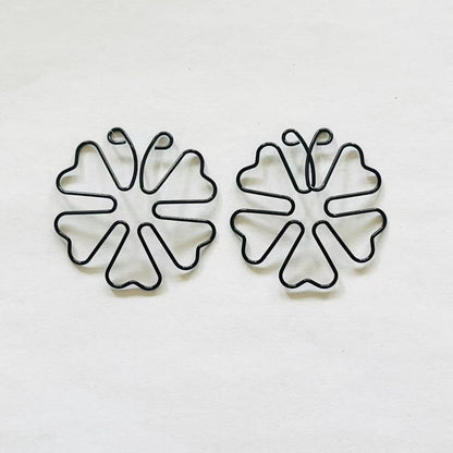 Pair of clover-shaped non-piercing metal nipple rings
