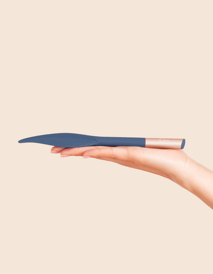 Deia Vibrating Feather – Featherlight Stimulation, Anytime, Anywhere