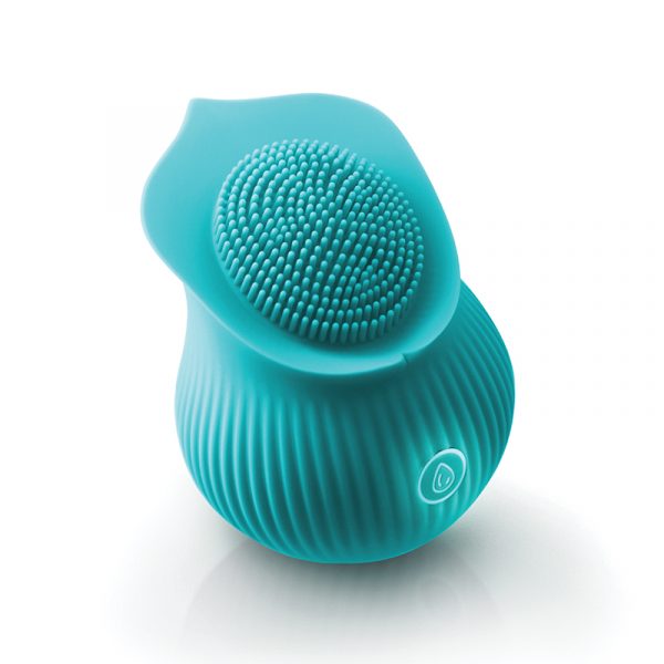 Rechargeable clitoral stimulator – discreet and travel-ready