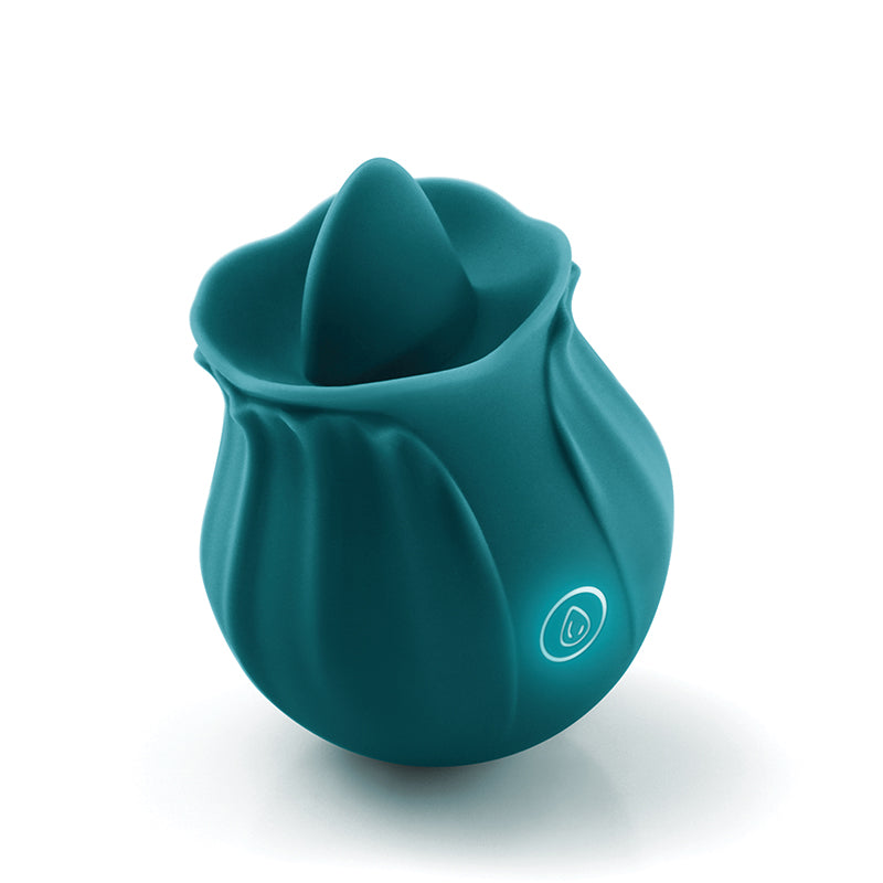 Compact clitoral suction vibrator – discreet and travel-ready