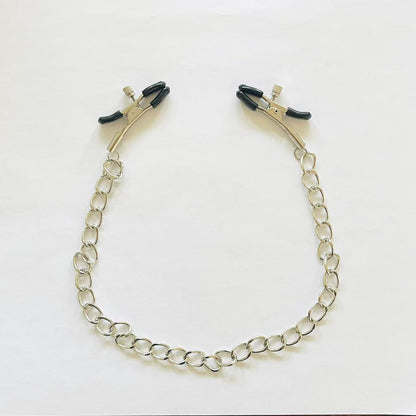 Adjustable stainless steel nipple clamps with bold loop chain and rubber tips 