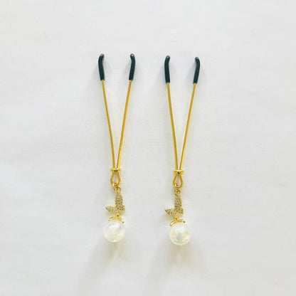 Gold nipple clamps with pearl drop and butterfly charm – PurpleNight.ca