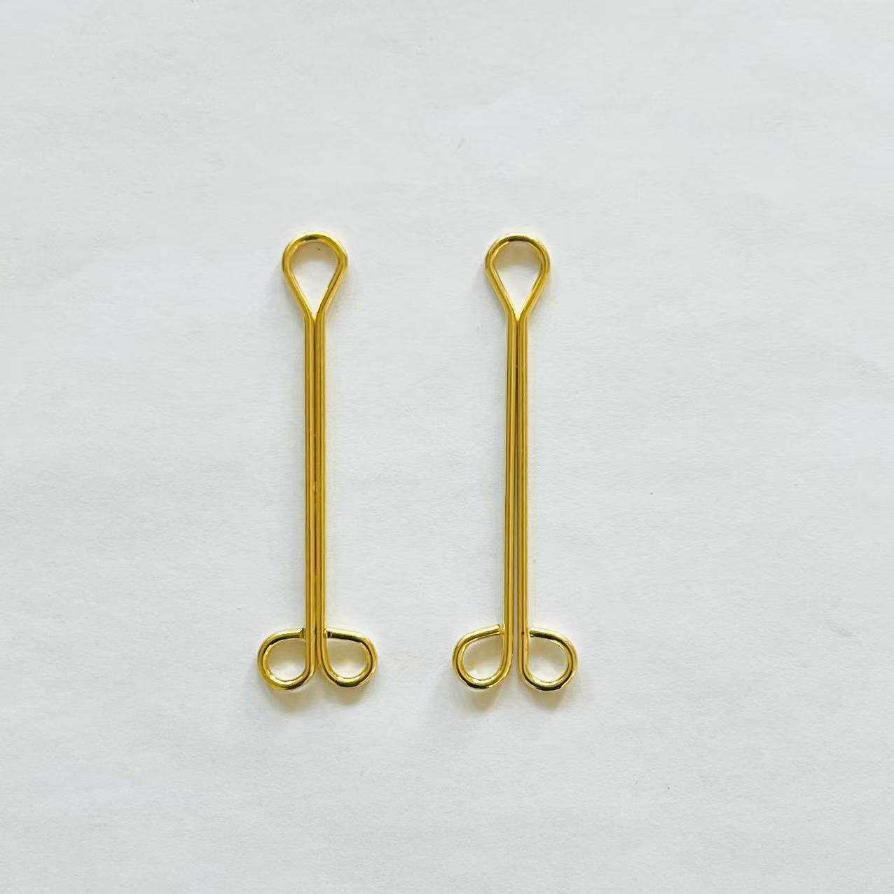 Minimalist Gold Nipple Clamps with Loop Base – Modern Stainless Steel Design for Elegant BDSM Play
