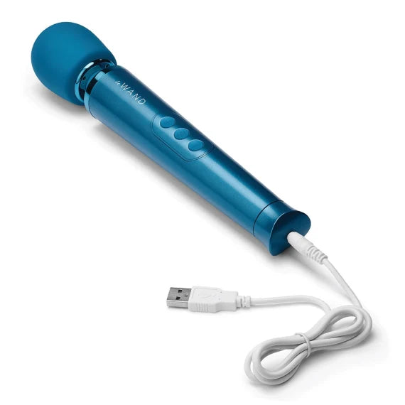 Le Wand Petite Rechargeable Massager 