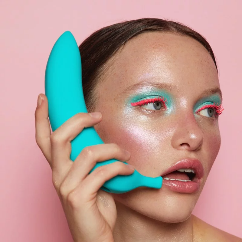 Love to Love Oh Oui Banana Vibrator –  banana-shaped vibrator on neutral background, playful and colorful.