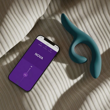 We-Vibe Date Night Special Edition Kit – Nova 2 and Pivot with accessories